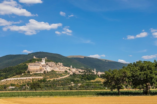 Assisi villaggio in Umbria Italia La città è famosa per la più importante Basilica italiana dedicata a San Francesco San Francesco