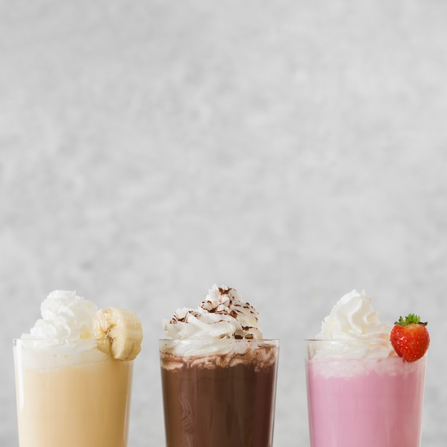 Assortimento di deliziosi frappè