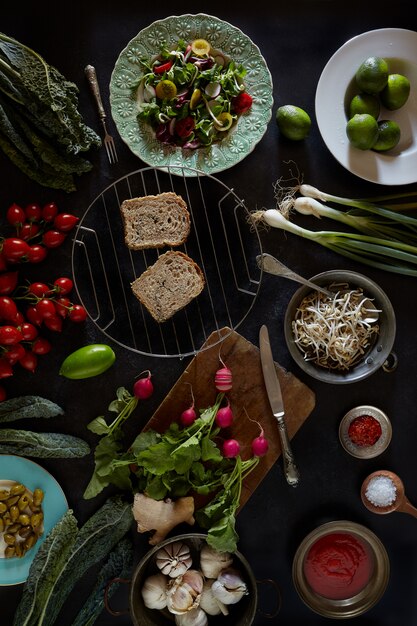 Assortimento di ingredienti alimentari vegani