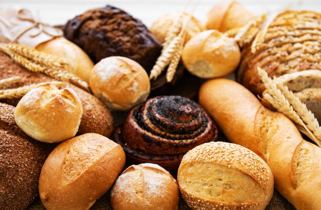 Assortimento di pane cotto