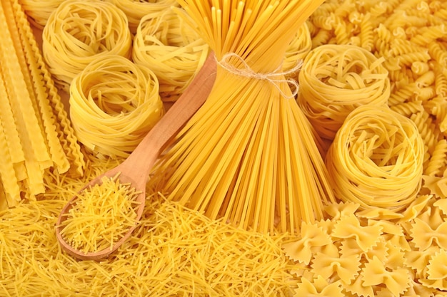 Assortimento di pasta italiana cruda