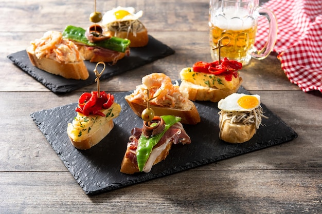 Assortimento di pintxos spagnoli