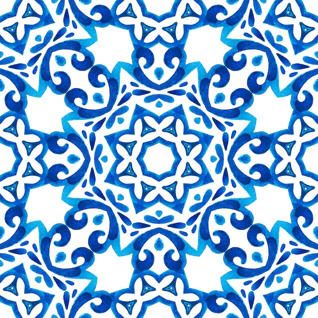 Astratto blu e bianco disegnato a mano piastrella acquerello ornamentale senza giunte modello di vernice. Stampa geometrica araba, cultura orientale, stile indiano, arabesco, motivo persiano