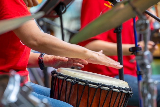 Attività organizzate dalla comunità, goditi il festival della vita insieme, performance musicali