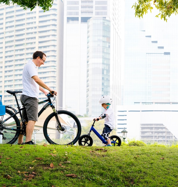 Attività weekend per famiglie in bicicletta