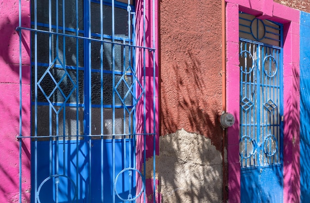 Attrazioni turistiche del Messico e strade colorate e case coloniali nel centro storico di León