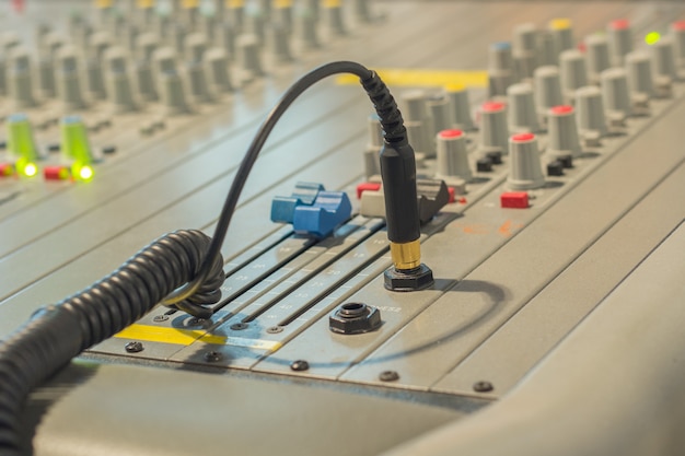 Audio jack e cavi collegati Audio Mixing Console