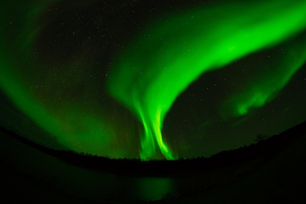 Aurora boreale di un bel colore verde