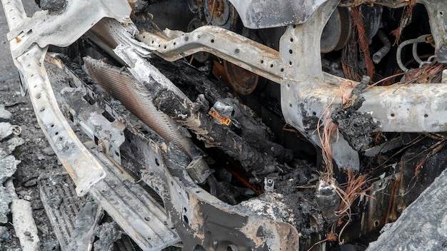 Auto danneggiata da incendio doloso di auto