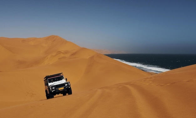 Auto nei deserti dell'Africa Namibia