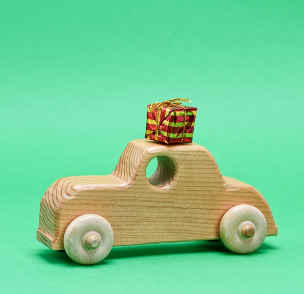 Auto per bambini in legno