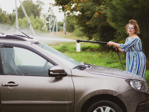 Autolavaggio manuale, autolavaggio con acqua ad alta pressione