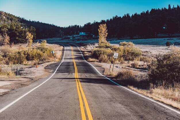 Autostrada in autunno in Colorado USA