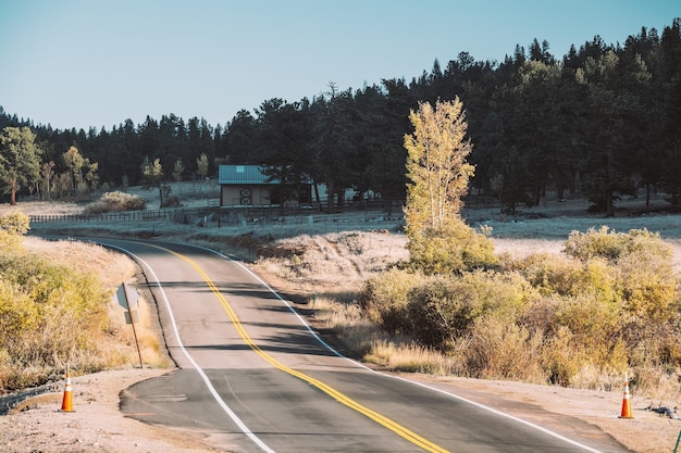 Autostrada in autunno in Colorado USA