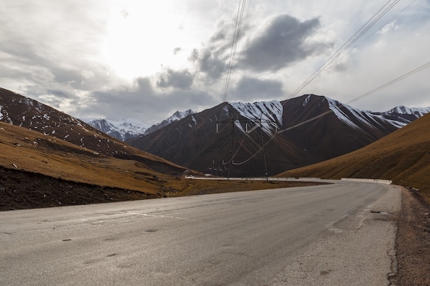 Autostrada M41, autostrada Bishkek Osh, distretto di Talas in Kirghizistan