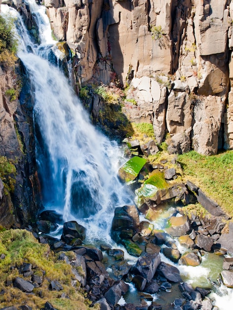 Autunno a North Clear Creek Water Falls in Colorado.