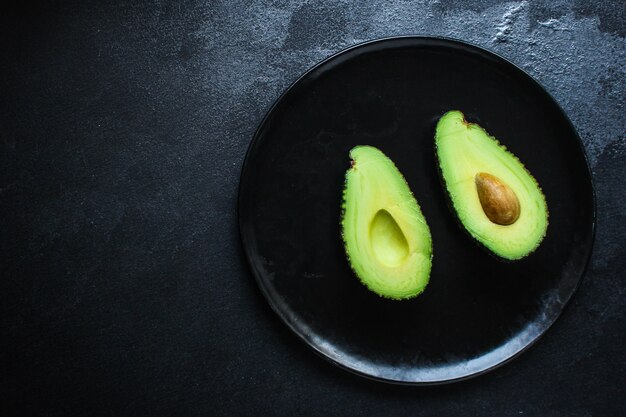 avocado, frutto maturo e gustoso