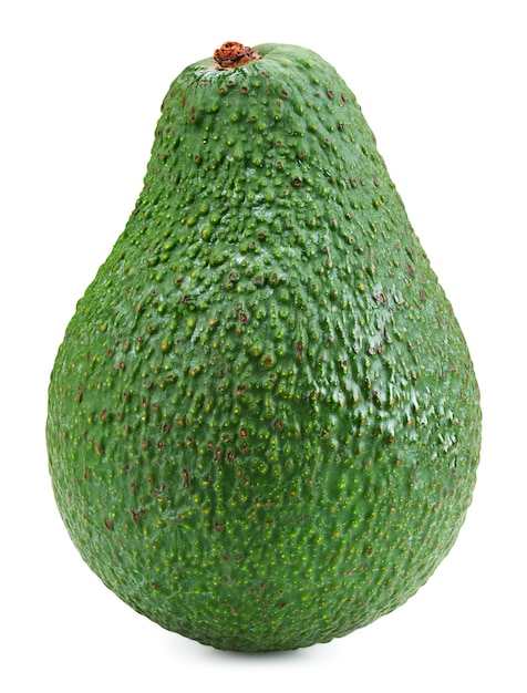 Avocado isolato su superficie bianca. Percorso di residuo della potatura meccanica dell'avocado verde fresco maturo