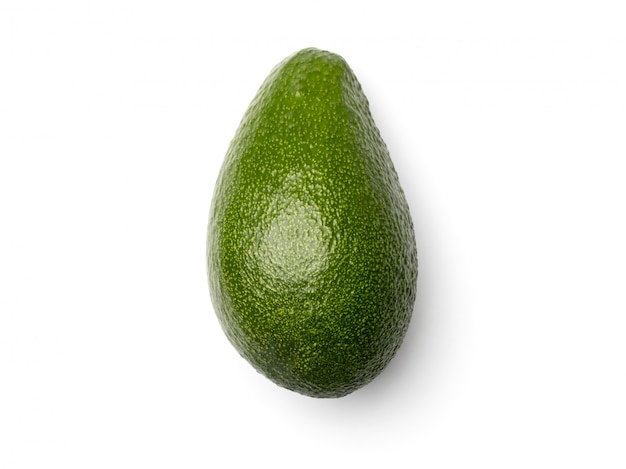 Avocado verde isolato su sfondo bianco