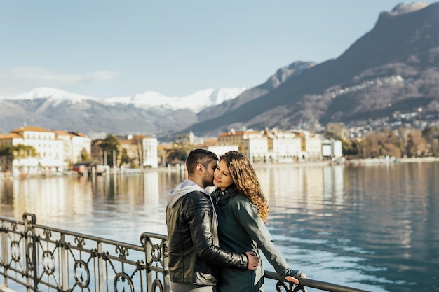 Avventura e viaggio nella regione montuosa della Svizzera.