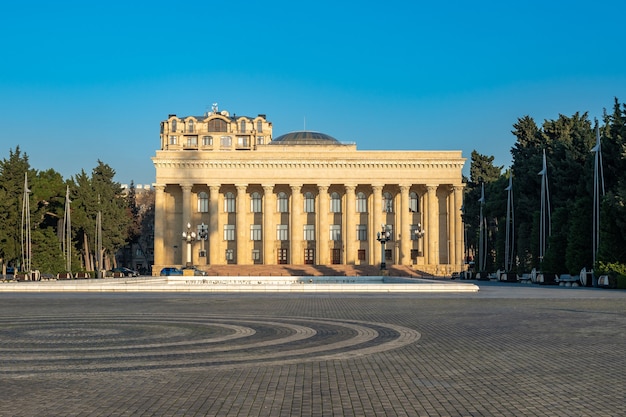 Azerbaijan State Museum Center situato nel centro di Baku. Vista dal viale