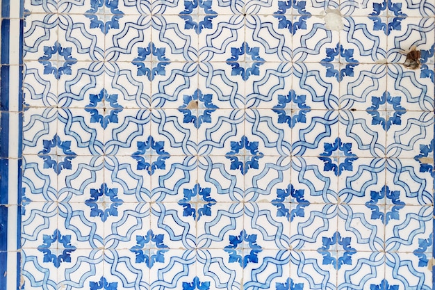 Azulejos tradizionali delle vecchie mattonelle decorative portoghesi