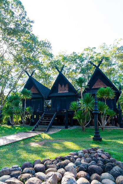 Baan Dam Museum Black House uno dei luoghi famosi e punto di riferimento di Chiang Rai Thailandia