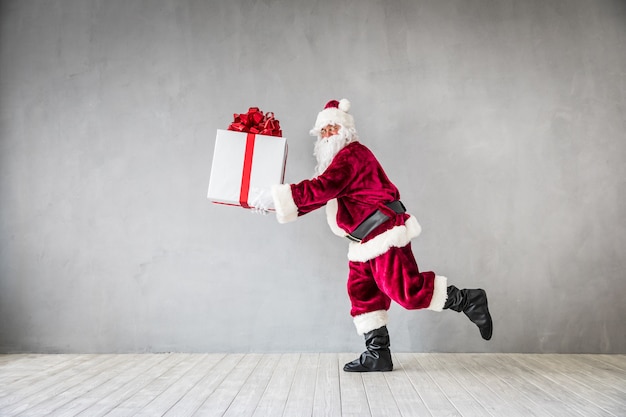 Babbo Natale uomo anziano Natale vacanze di Natale concept