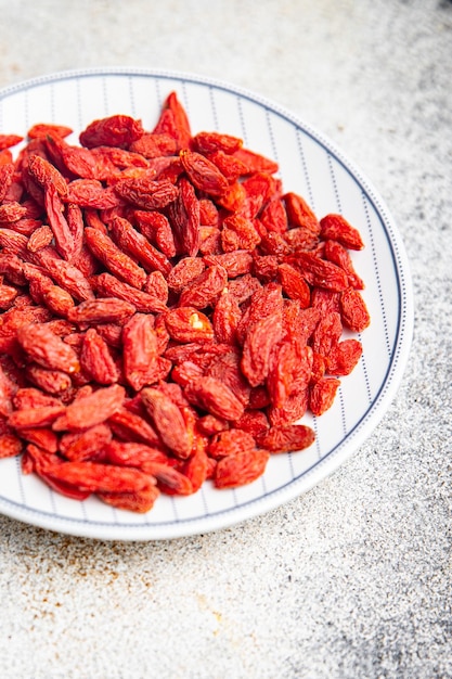 Bacche di Goji delizioso integratore alimentare cibo vegetale pasto sano spuntino sul tavolo