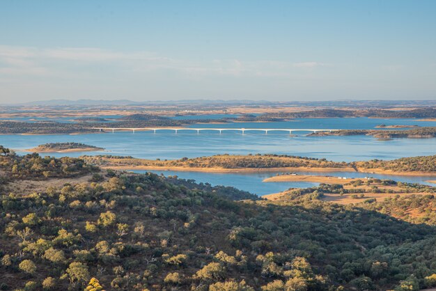 Bacino idrico della diga di Alqueva in Alentejo, Portogallo