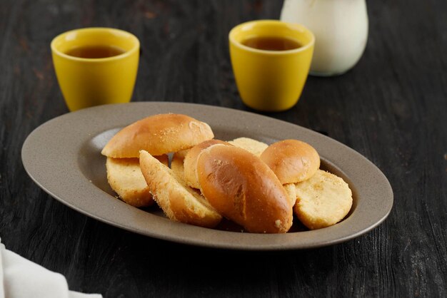 Bagelen Bread Cake Pane croccante con spalmabile di burro e spolverata di zucchero bianco Solitamente servito con il tè per l'ora del tè Popolare in Indonesia come spuntino