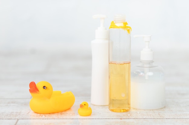 Bagnetto e accessori da bagno asciugamano e shampoo