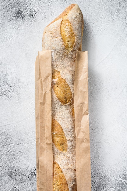 Baguette fresche in un sacchetto di carta