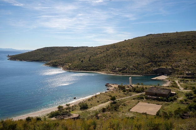 Baia Azzurra a Porto Palermo vicino a Himare in Albania.