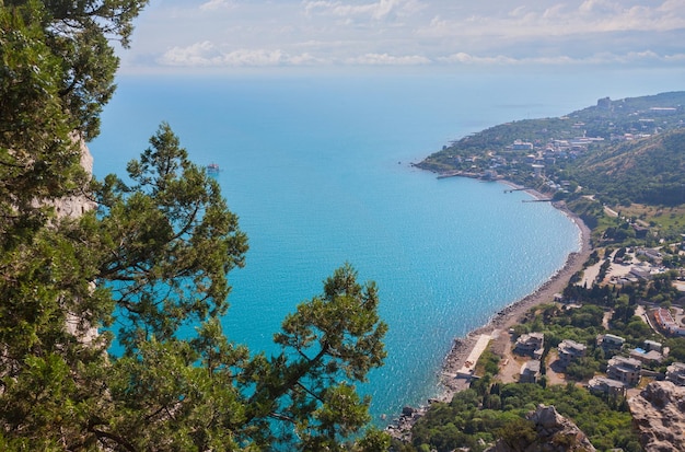 Baia blu vicino alla città di Simeiz in Crimea