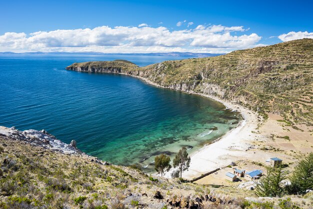 Baia caraibica sull'isola del sole, lago Titicaca, Bolivia