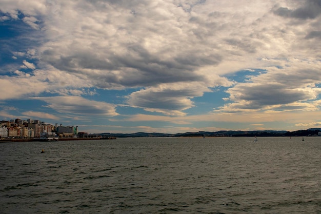 Baia di santander sulla costa