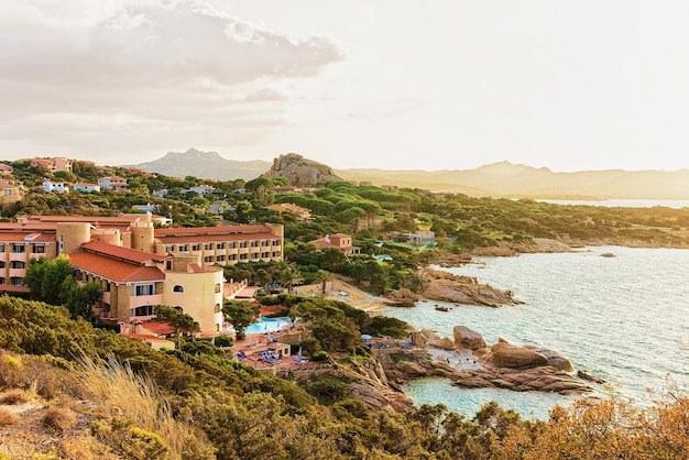 Baja Sardinia Beach, Costa Smeralda in serata in Sardegna, d'Italia