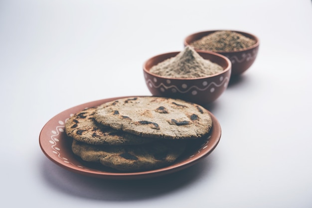 Bajra o ki roti di sorgo o focaccia al miglio perlato