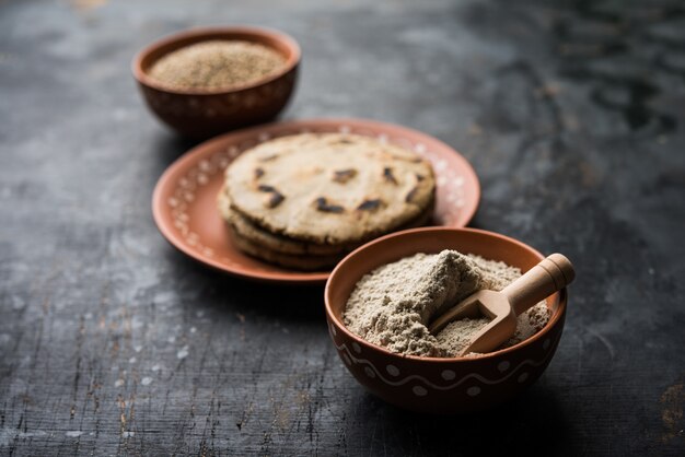 Bajra o ki roti di sorgo o focaccia al miglio perlato