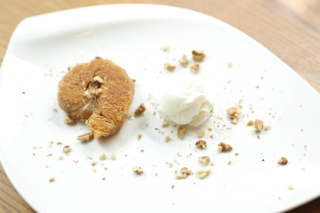 Baklava dolce tradizionale turco con noci di acagiù Baklava fatta in casa con noci e miele