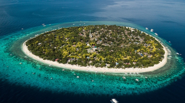 Balicasag Island, isola isolata nelle Filippine