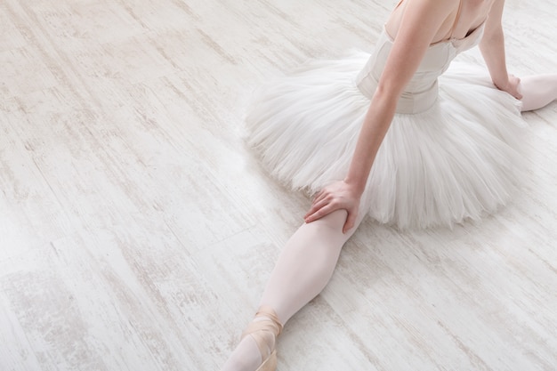 Ballerina classica nel raccolto diviso