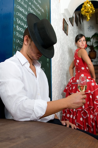 Ballerini spagnoli di flamenco durante la fiera di Siviglia