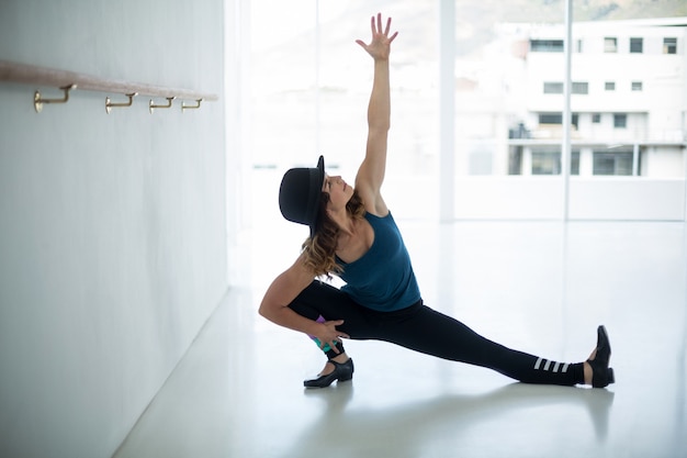 Ballerino che pratica la danza