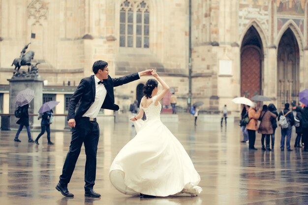 Ballo cinese dello sposo e della sposa