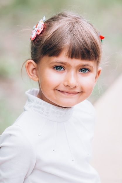 Bambina nel parco