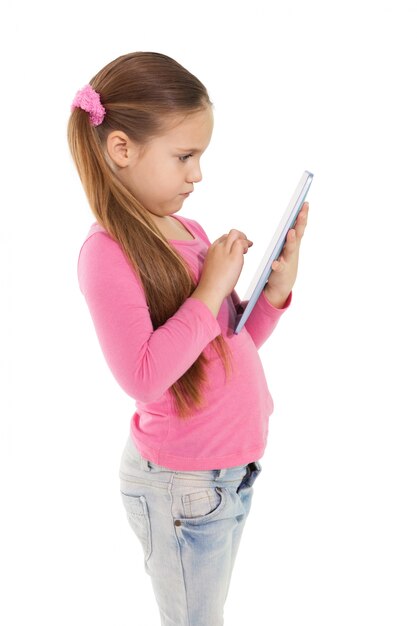 Bambina sveglia con tablet pc