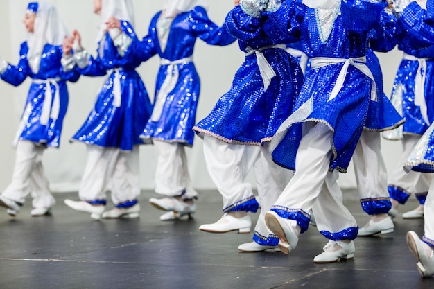 Bambini che ballano tradizione Danze popolari russe.