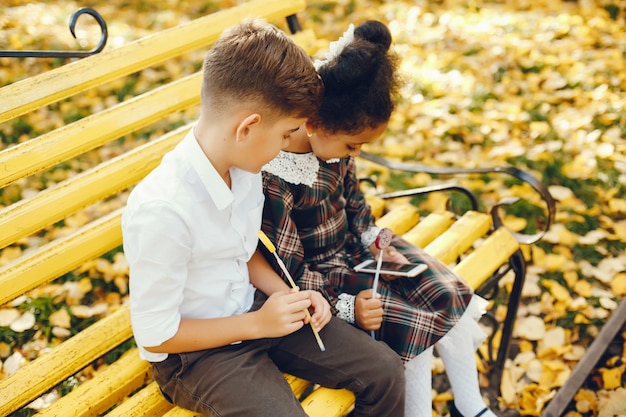 bambini in un parco